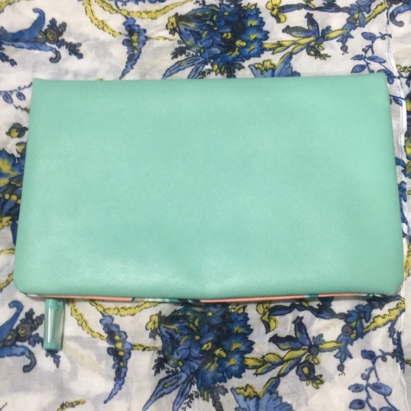 RACHEL PALLY REVERSIBLE CLUTCH - Picture 5 of 7